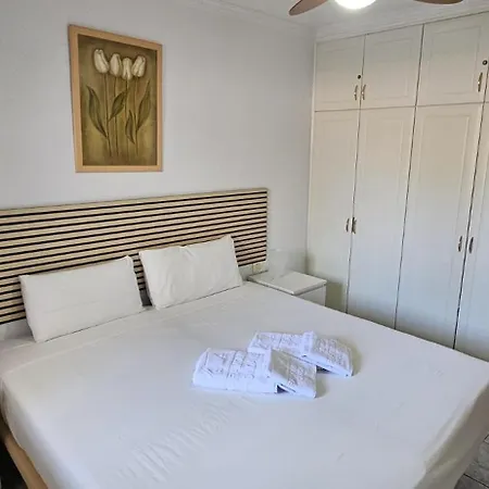 Victoria Court 2 Sunset Pool