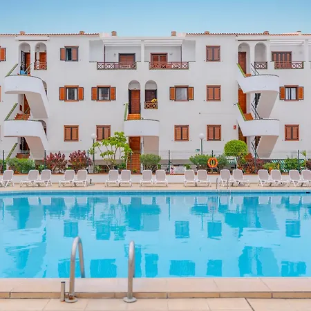 Victoria Court 2 Sunset Pool